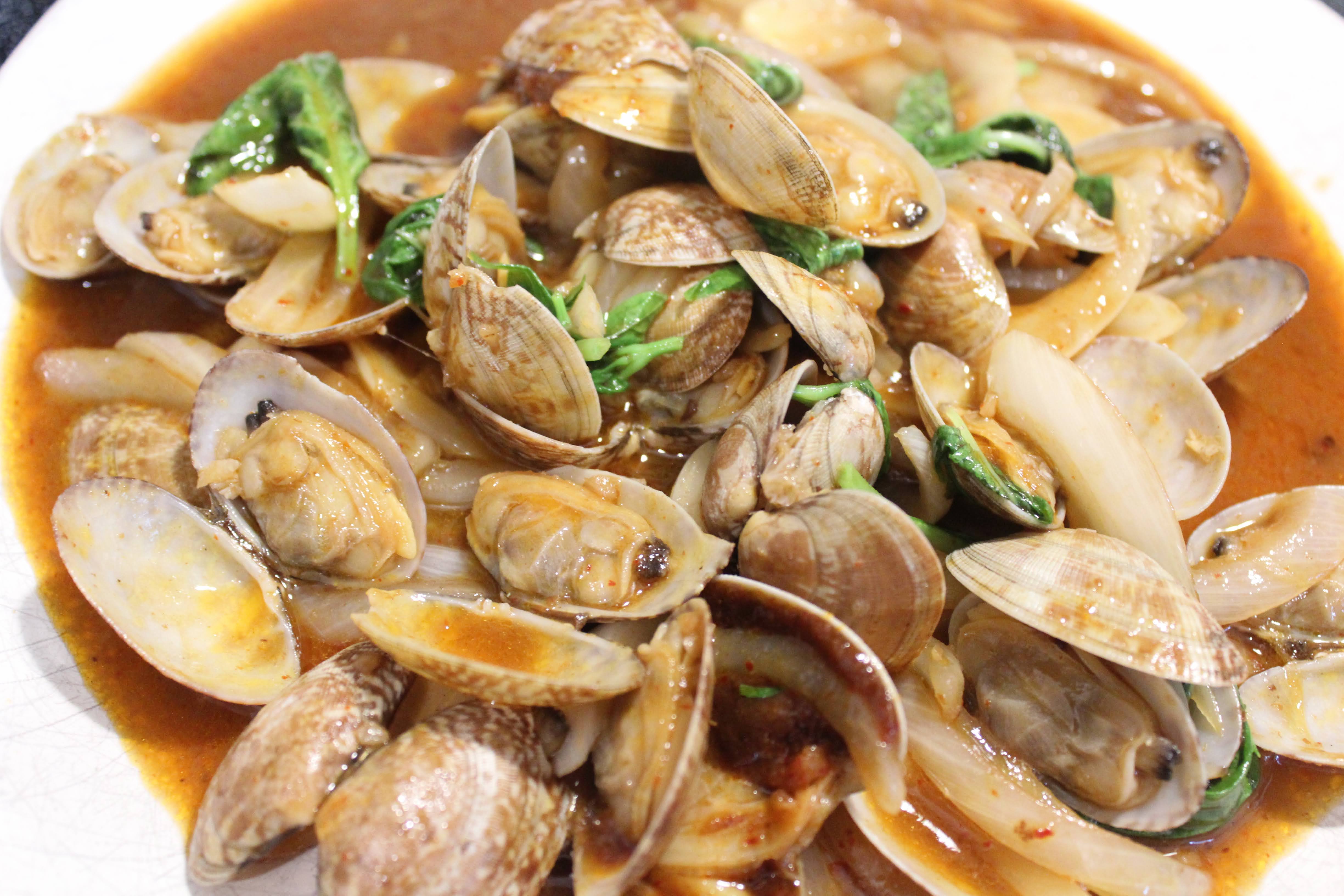 Stir Fried Clams with Roasted Chili Paste